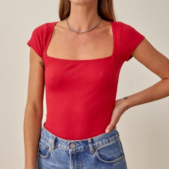 ❤Reformation Lipstick Red Top - Picture 2 of 5